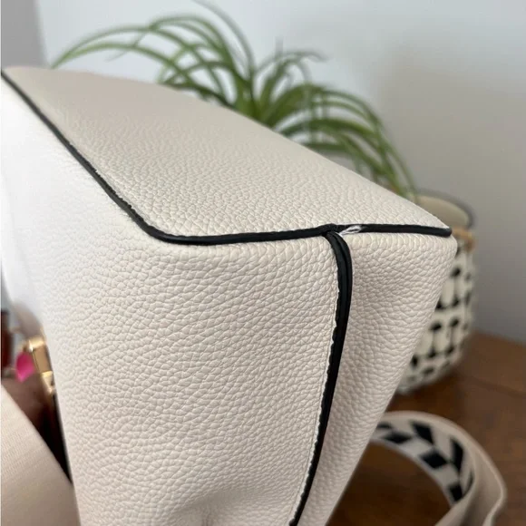 Elegant White and Brown Shoulder Bag with geometric strap - Picture 8 of 14